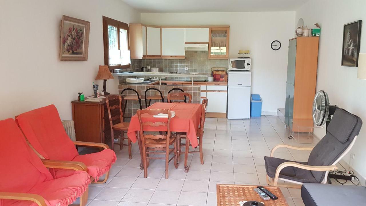 Saint Raphael - Appartement Dans Villa Au Calme A Valescure Y- Prix Inchanges Экстерьер фото